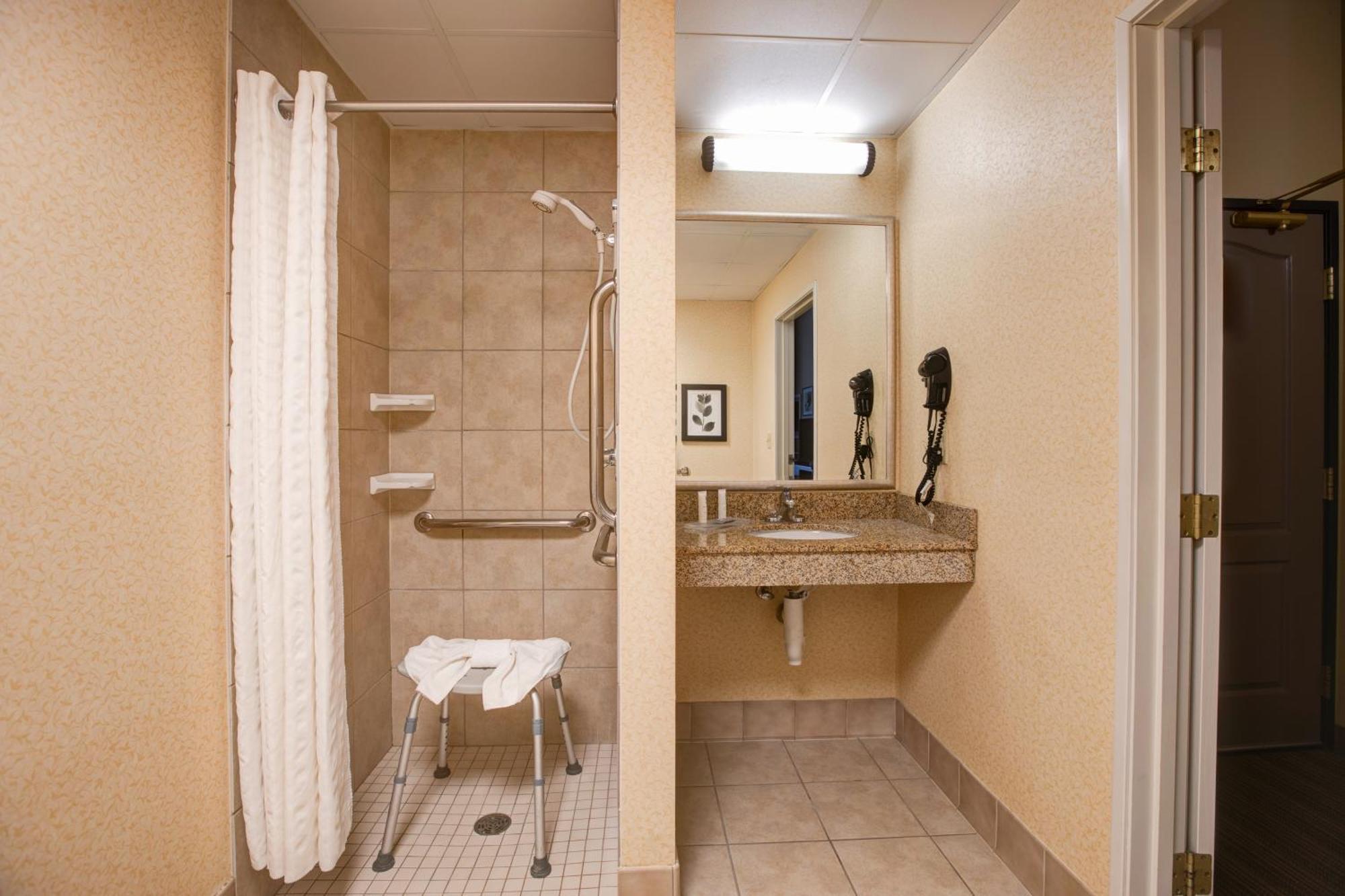 Comfort Inn & Suites St Paul Northeast Vadnais Heights Rom bilde